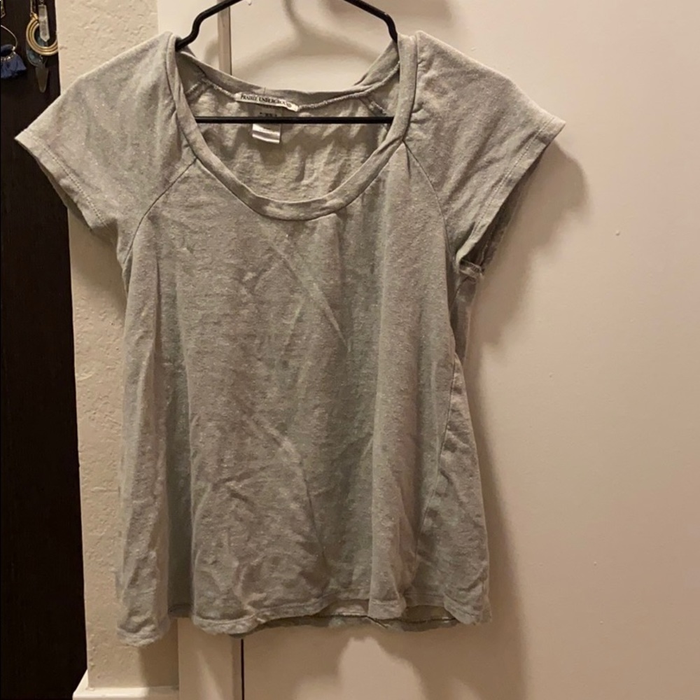 Prairie Underground flowy gray tee